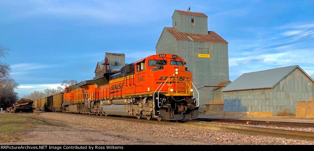 BNSF 8441